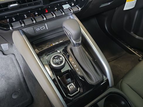 New 2026 Chevrolet Colorado ZR2 w/ Technology Package image 18