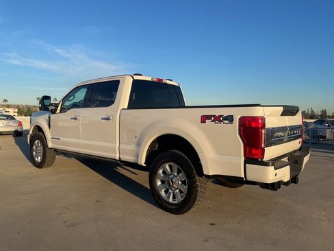 Used 2020 Ford F250 Platinum w/ FX4 Off-Road Package image 4