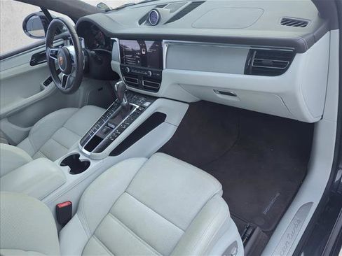 Used 2020 Porsche Macan Turbo image 28