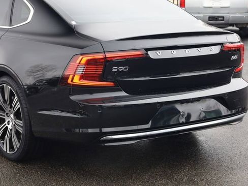 Used 2023 Volvo S90 B6 Plus AWD/4WD image 8