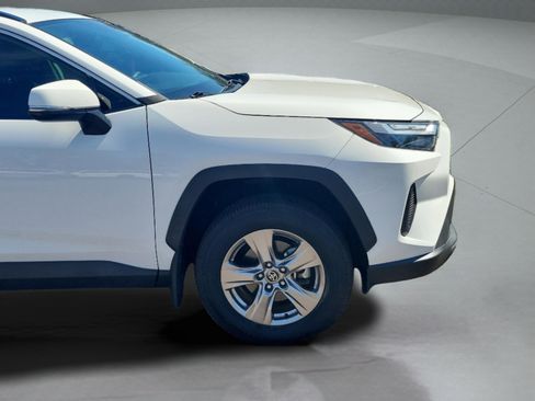 Used 2022 Toyota RAV4 XLE image 9