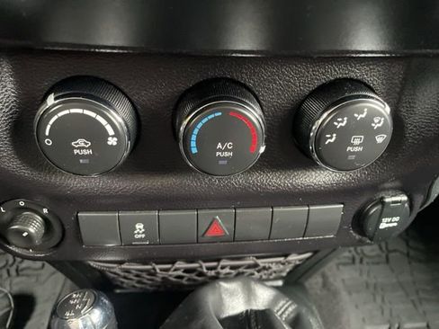 Used 2018 Jeep Wrangler Unlimited Sport w/ Dual Top Group AWD/4WD image 23