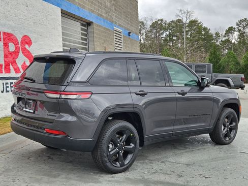 New 2025 Jeep Grand Cherokee Limited w/ Luxury Tech Group II image 7