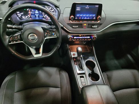 Used 2020 Nissan Altima 2.5 SV image 22