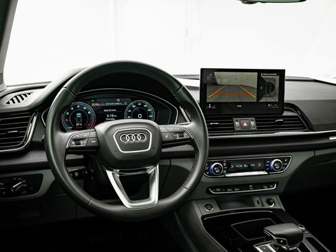 Used 2023 Audi Q5 2.0T Premium Plus w/ Premium Plus Package image 4