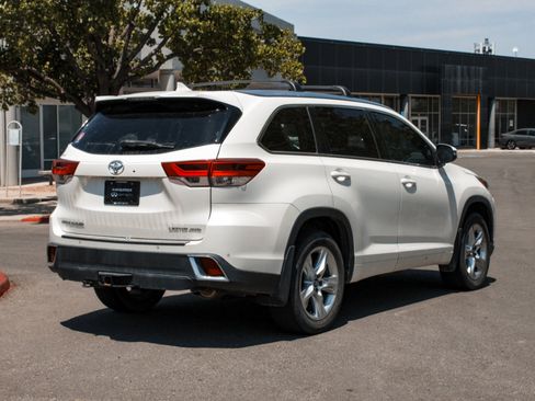 Used 2018 Toyota Highlander Limited AWD/4WD image 5