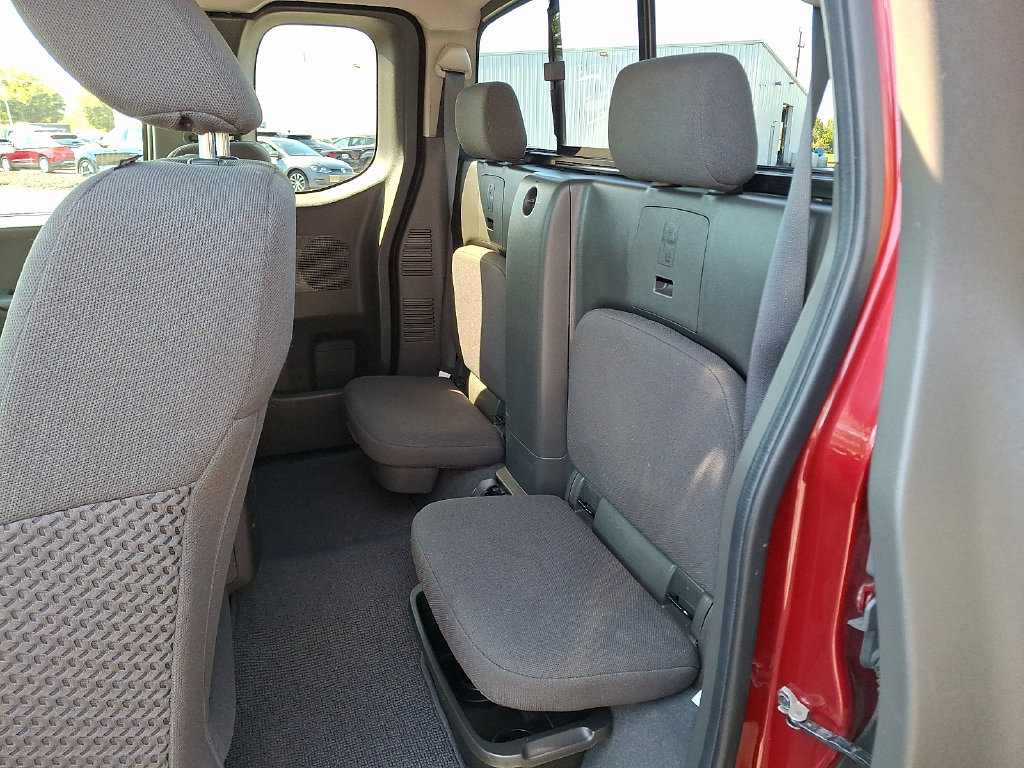 Used 2019 Nissan Frontier SV w/ Value Truck Package AWD/4WD image 13