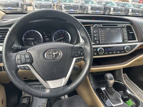 Used 2019 Toyota Highlander Limited Platinum AWD/4WD image 49