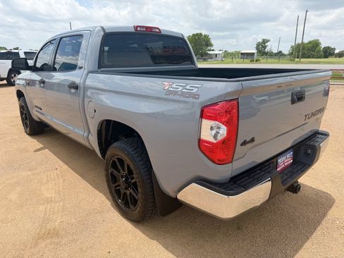 Used 2019 Toyota Tundra SR5 w/ SR5 Upgrade Package AWD/4WD image 9