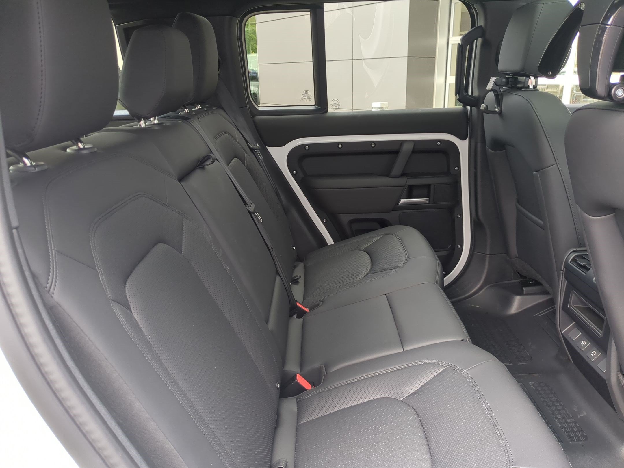 Used 2025 Land Rover Defender 110 S AWD/4WD image 32