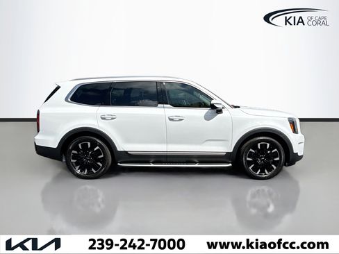 Certified 2024 Kia Telluride SX Prestige w/ Towing Package image 6