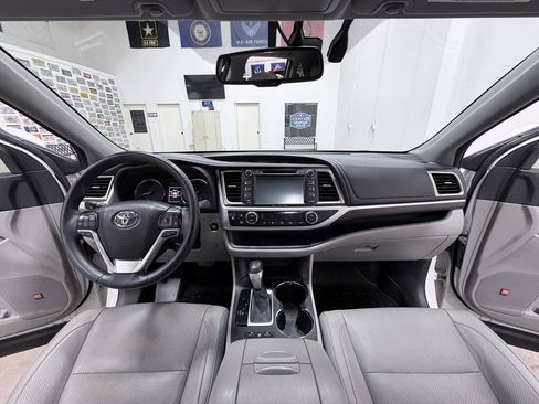 Used 2016 Toyota Highlander Limited FWD image 28