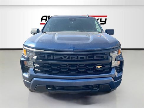 Used 2022 Chevrolet Silverado 1500 Custom image 2