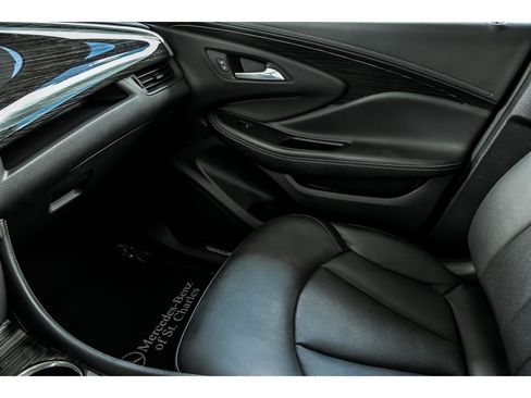Used 2017 Buick Envision Essence FWD image 23