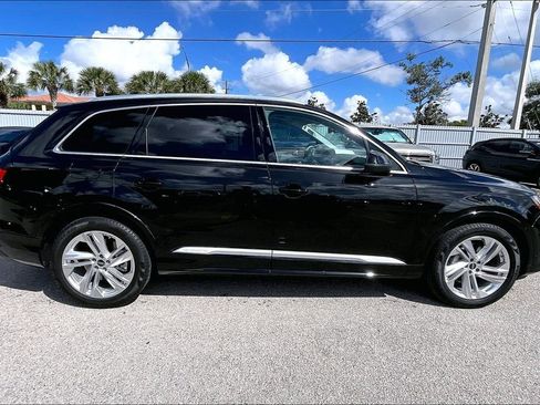 Used 2023 Audi Q7 3.0T Prestige w/ Prestige Package image 4