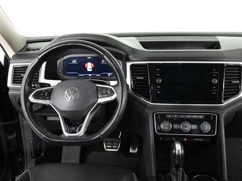 Certified 2022 Volkswagen Atlas SEL Premium image 3