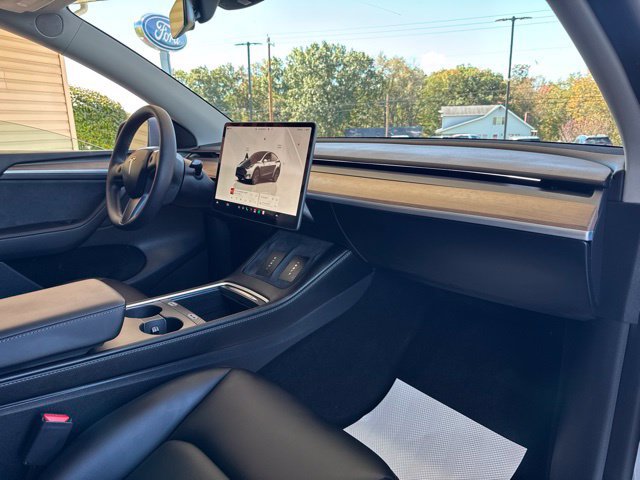 Used 2025 Tesla Model Y Long Range AWD/4WD image 21