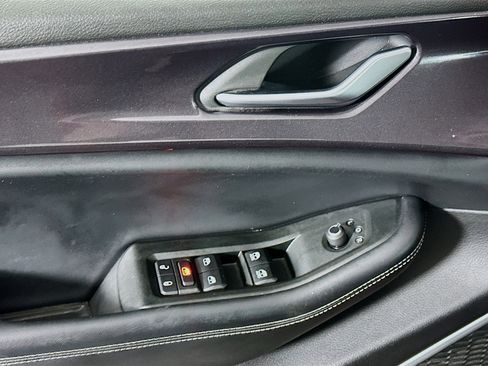 Used 2021 Jeep Grand Cherokee L Laredo image 15