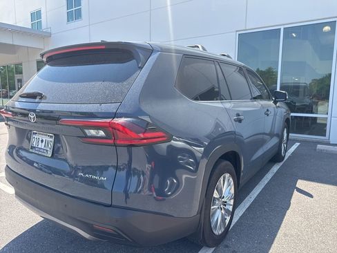 Used 2025 Toyota Grand Highlander AWD image 4