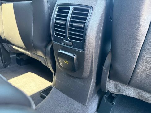 Used 2017 Ford Escape Titanium AWD/4WD image 18