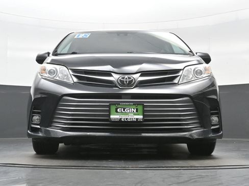 Used 2018 Toyota Sienna XLE Premium w/ Carpet Mat Package FWD image 37