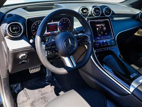 Used 2023 Mercedes-Benz GLC 300 4MATIC image 10