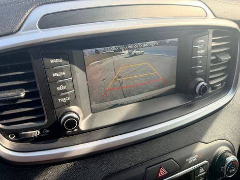 Used 2019 Kia Sorento S image 30
