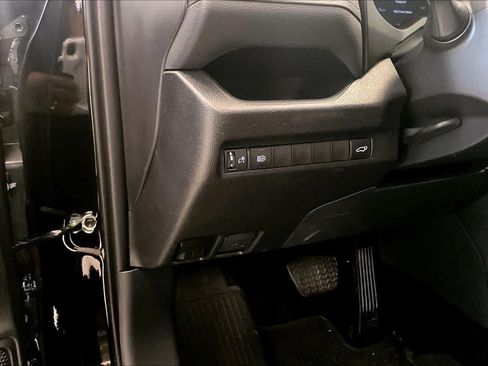 Used 2025 Toyota RAV4 XLE Premium FWD image 31