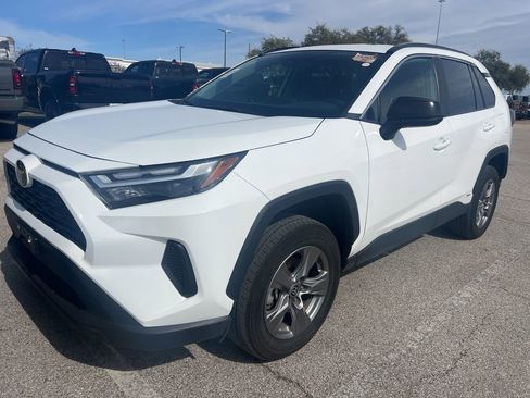 Used 2025 Toyota RAV4 LE image 1