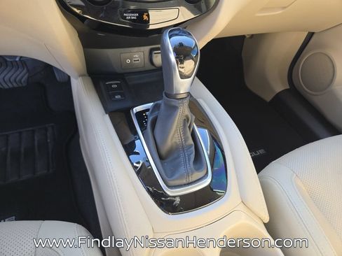 Used 2020 Nissan Rogue SL w/ Premium Package FWD image 31