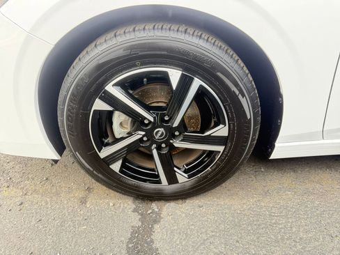 Used 2025 Nissan Sentra SV image 30