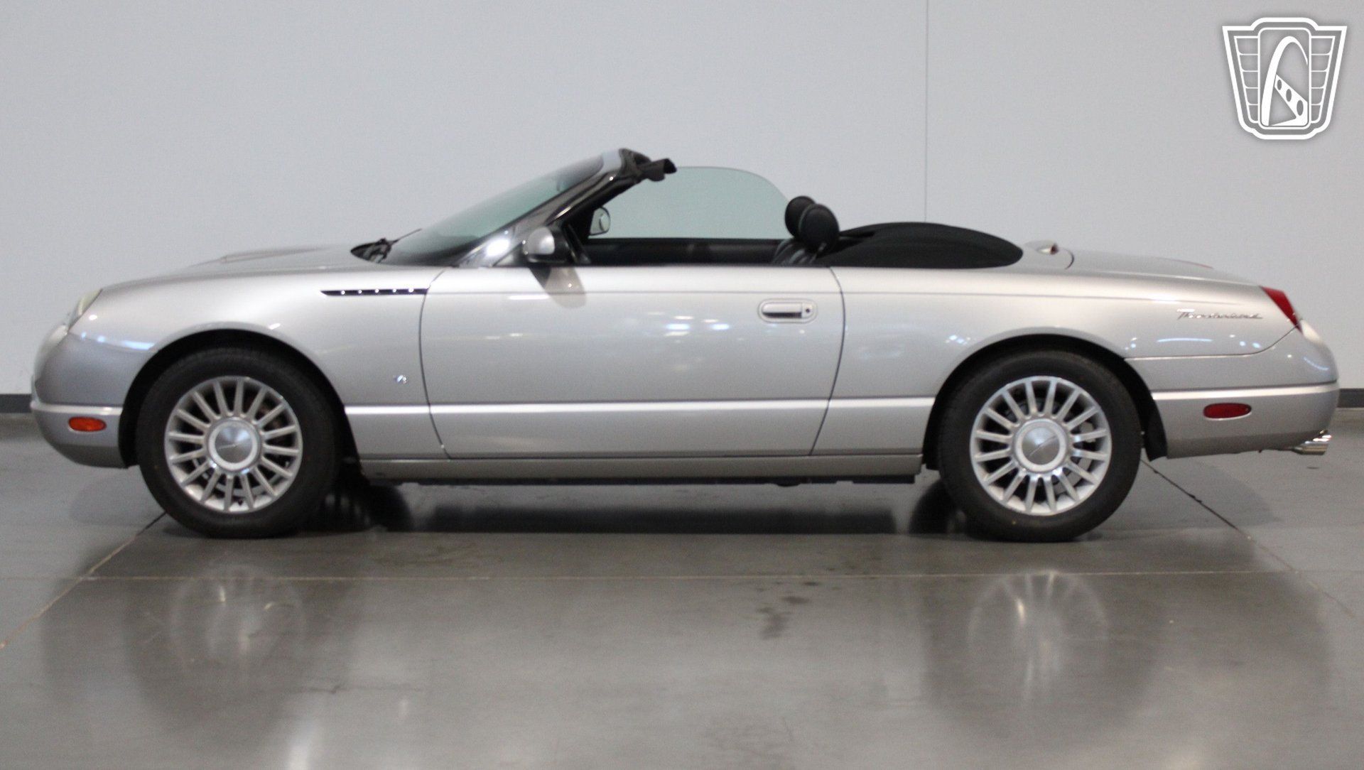 Used 2004 Ford Thunderbird RWD image 27