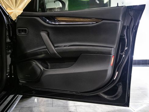 Used 2019 Maserati Quattroporte S Q4 AWD/4WD image 29
