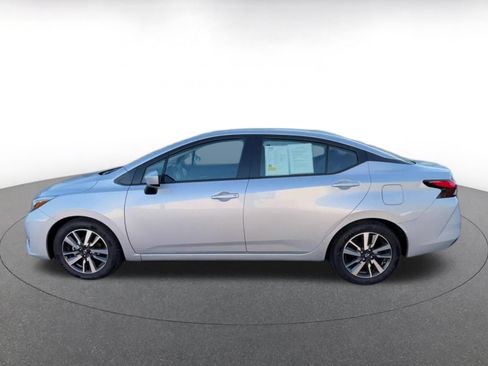 Used 2025 Nissan Versa SV FWD image 9