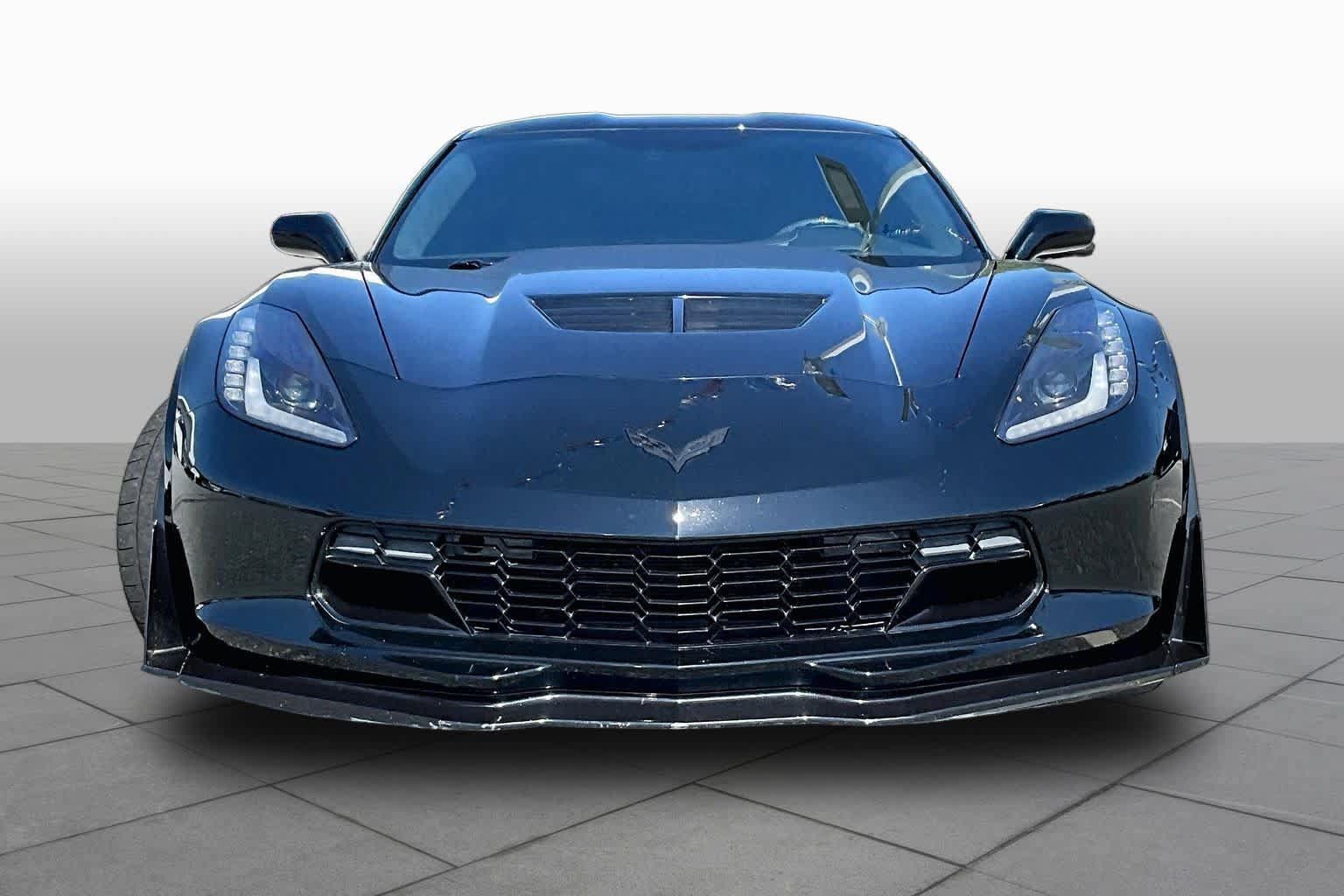 Used 2015 Chevrolet Corvette Z06 w/ 3LZ Preferred Equipment Group RWD image 4