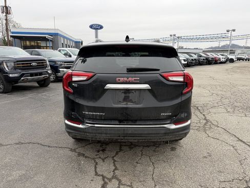 Used 2023 GMC Terrain SLT image 8