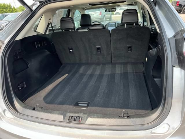 Used 2022 Ford Edge SEL w/ Convenience Package AWD/4WD image 10