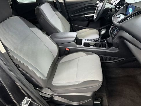 Used 2019 Ford Escape SE image 28