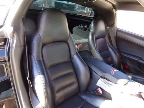 Used 2005 Chevrolet Corvette 1SB Z51 Coupe w/ Preferred Equipment Group image 32