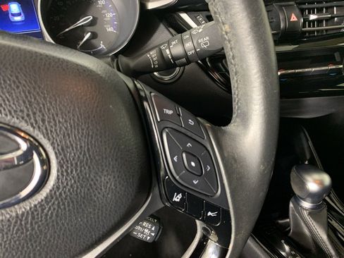 Used 2022 Toyota C-HR Nightshade image 19