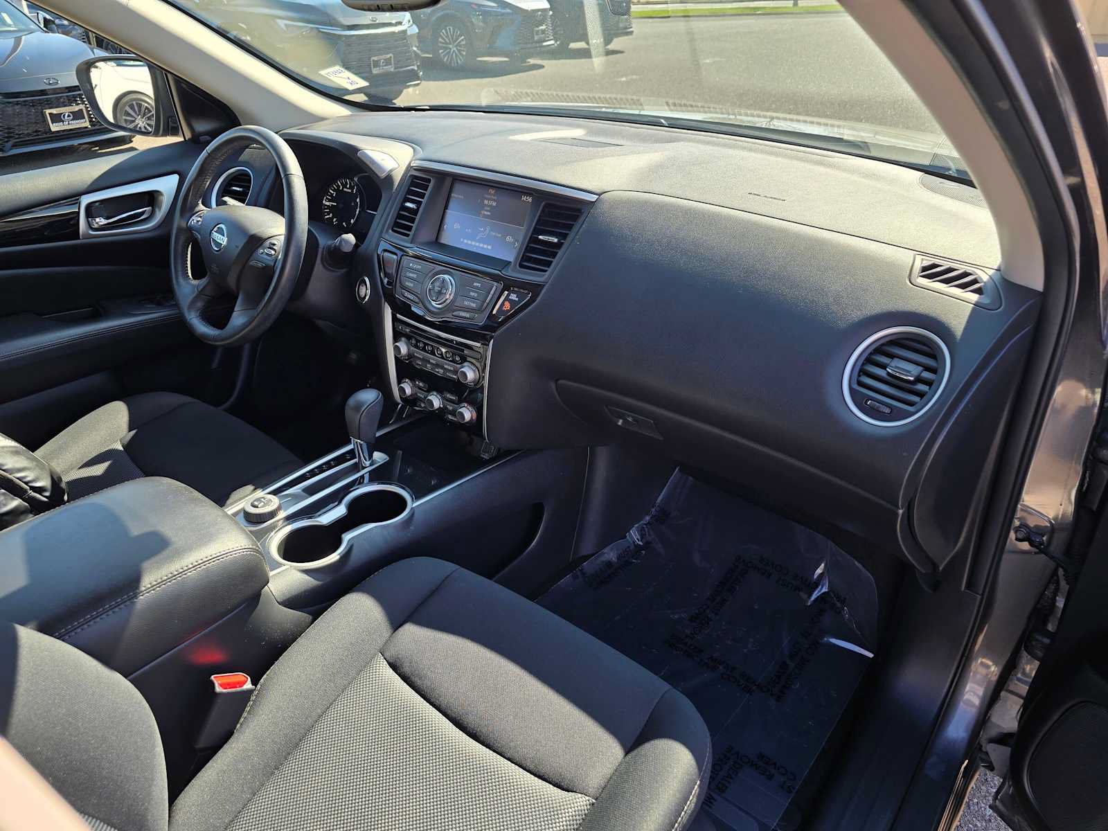 Used 2019 Nissan Pathfinder SV AWD/4WD image 10
