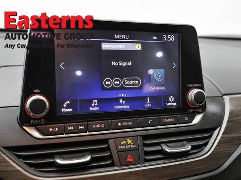 Used 2025 Nissan Altima 2.5 SV image 19