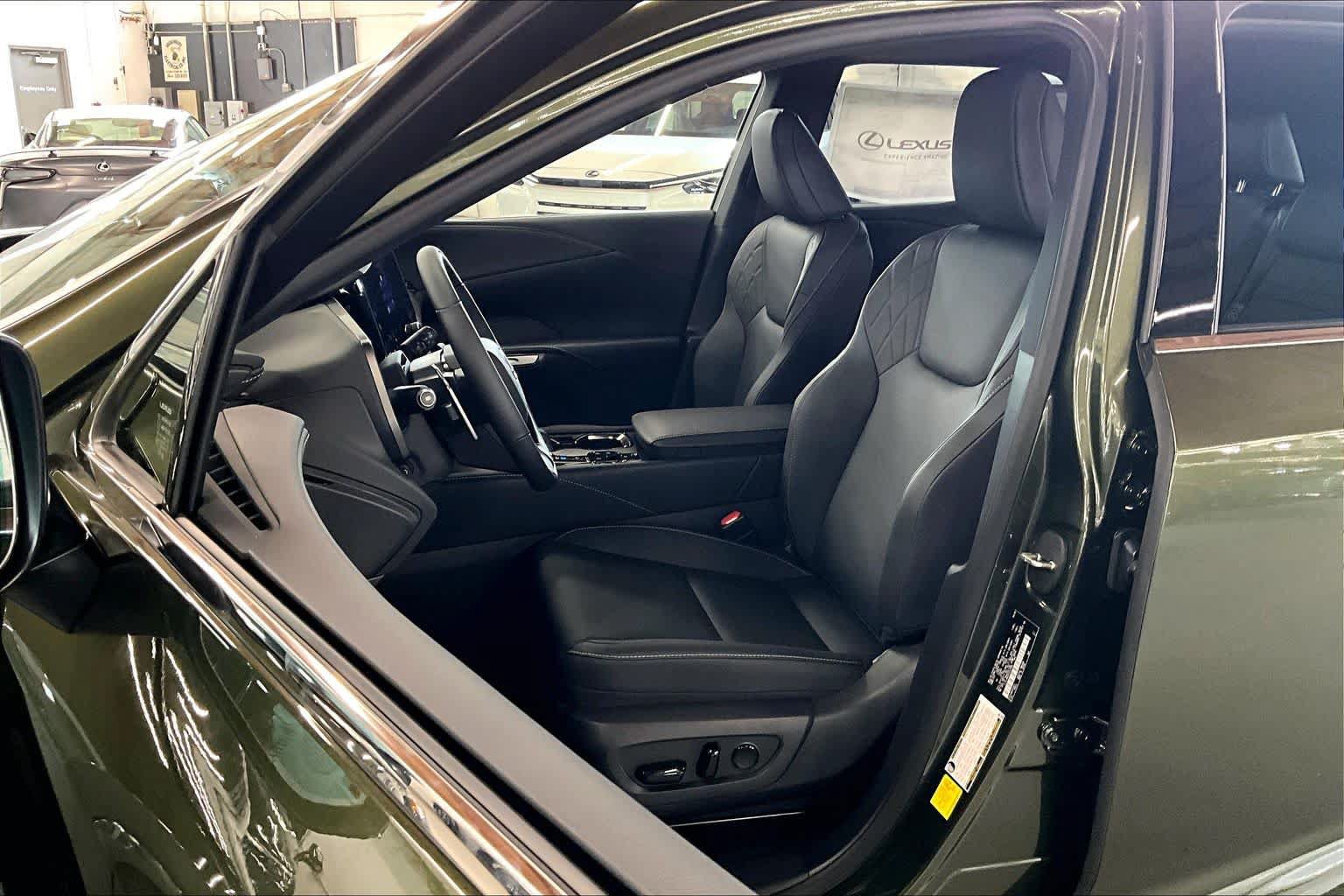 New 2026 Lexus RX 450h AWD image 9