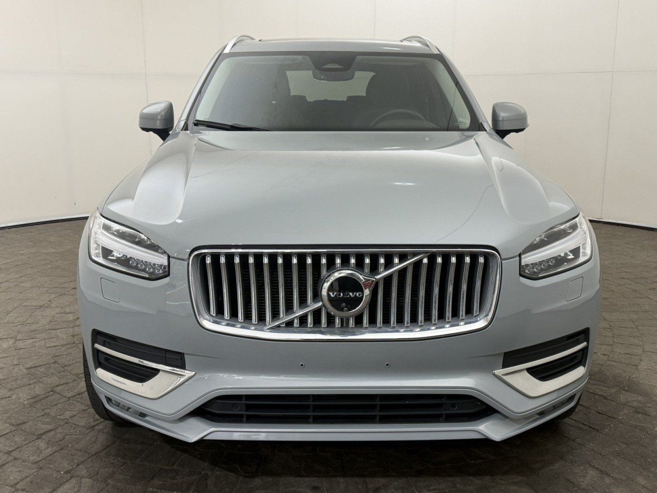 Used 2024 Volvo XC90 B6 Plus AWD/4WD image 2