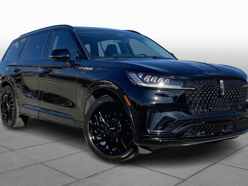 Used 2025 Lincoln Aviator Reserve w/ Jet Appearance Package image 3