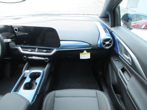 New 2026 Chevrolet Equinox EV LT image 16