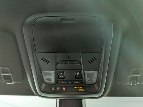 Certified 2025 Cadillac XT6 Luxury image 24