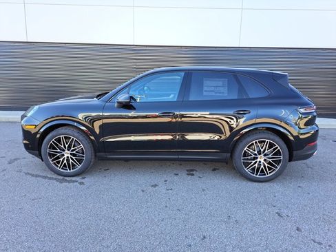 Used 2026 Porsche Cayenne image 2