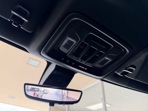 Used 2023 GMC Sierra 3500 AT4 w/ AT4 Premium Plus Package image 17