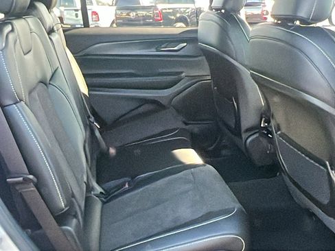 New 2025 Jeep Grand Cherokee L Laredo image 18